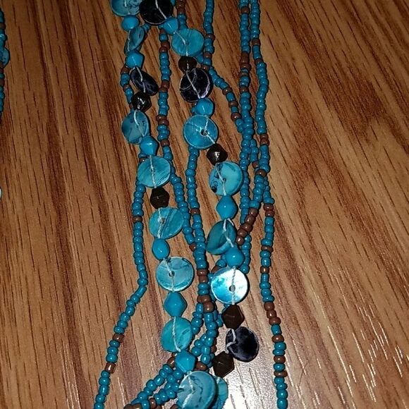Necklace lot multi strand and single strand - Picture 6 of 7